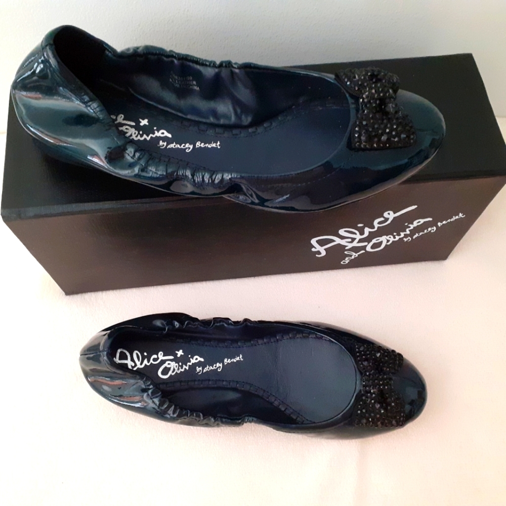 Alice and Olivia flats - Picture 4 of 10